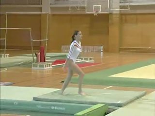 Claudia - pa sytjena gymnastics