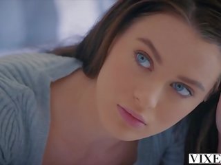 Кавгаджийка lana rhoades има секс видео с тя шеф