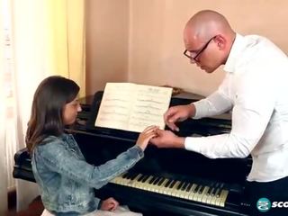 Lapės di pianinas pamoka hd suaugusieji filmas video - spankbang 2