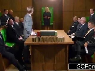 בריטי שחקנית יַסמִין jae & loulou משפיע פרלמנט decisions על ידי מְאוּדֶה מלוכלך וידאו