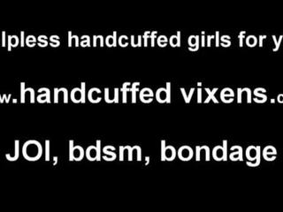 I pakiramdam katulad a real nobya sa distress sa mga ito handcuffs joi